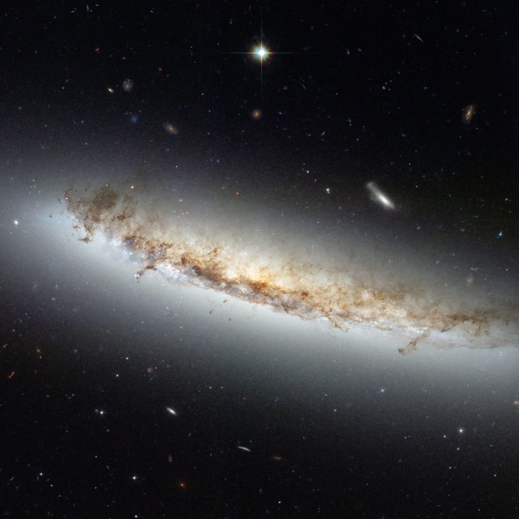 NGC_4402_Hubble_heic0911c